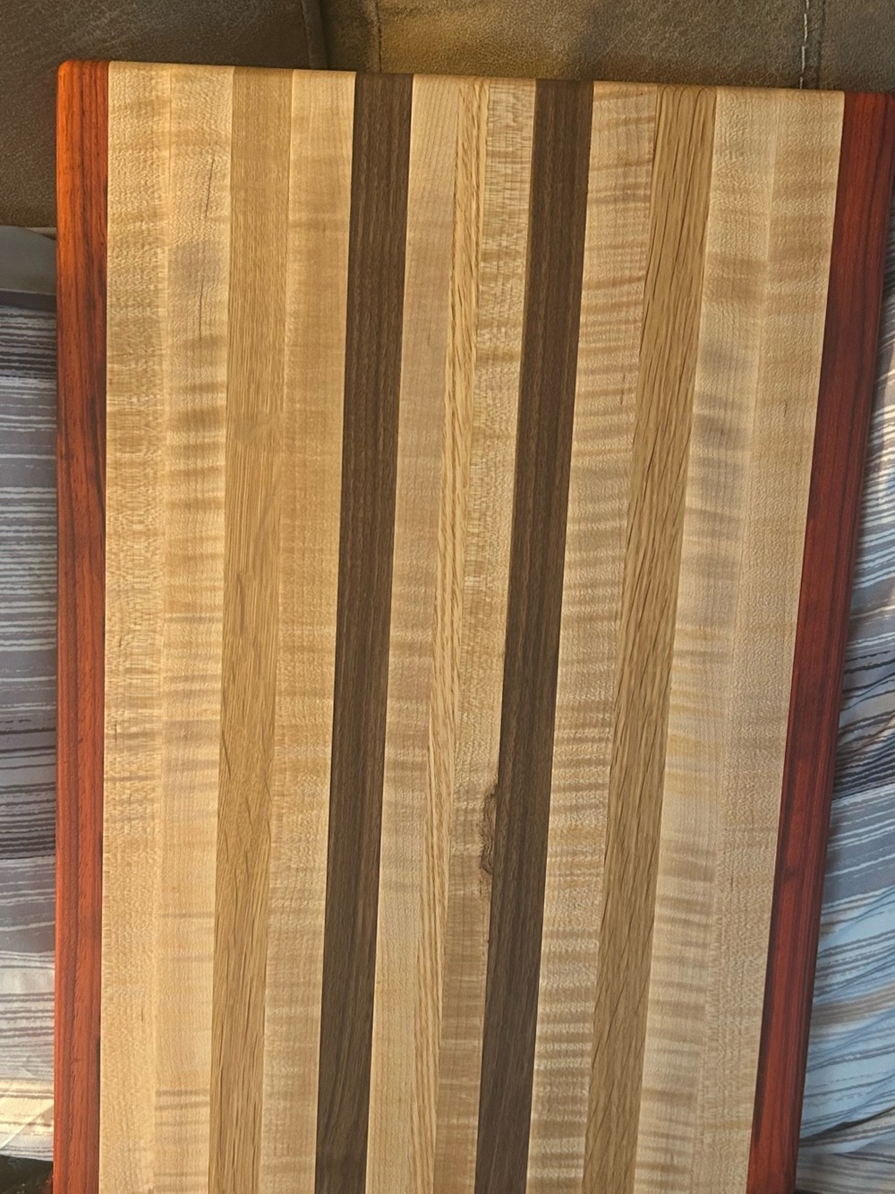 Handcrafted Multi-Wood Edge grain Serving/Chopping Board - Picture 2 of 3